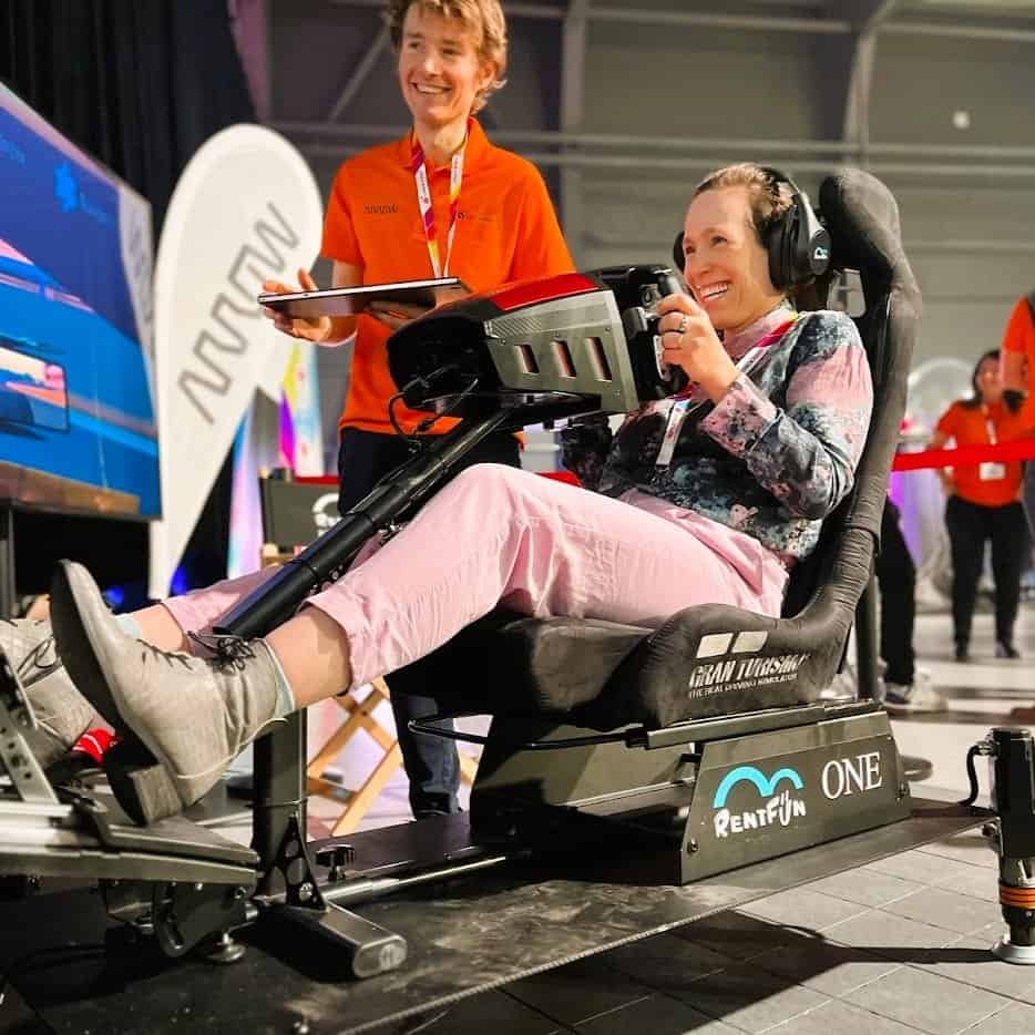 Hire Entertainment for IT fairs in Germany. Get Interactive Entertainment for it technology events