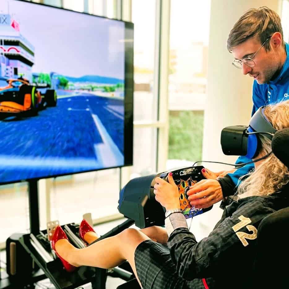 Rent Modern Entertainment for IT conventions in London. Hire Interactive Entertainment for IT EXPO with support with delivery turnkey