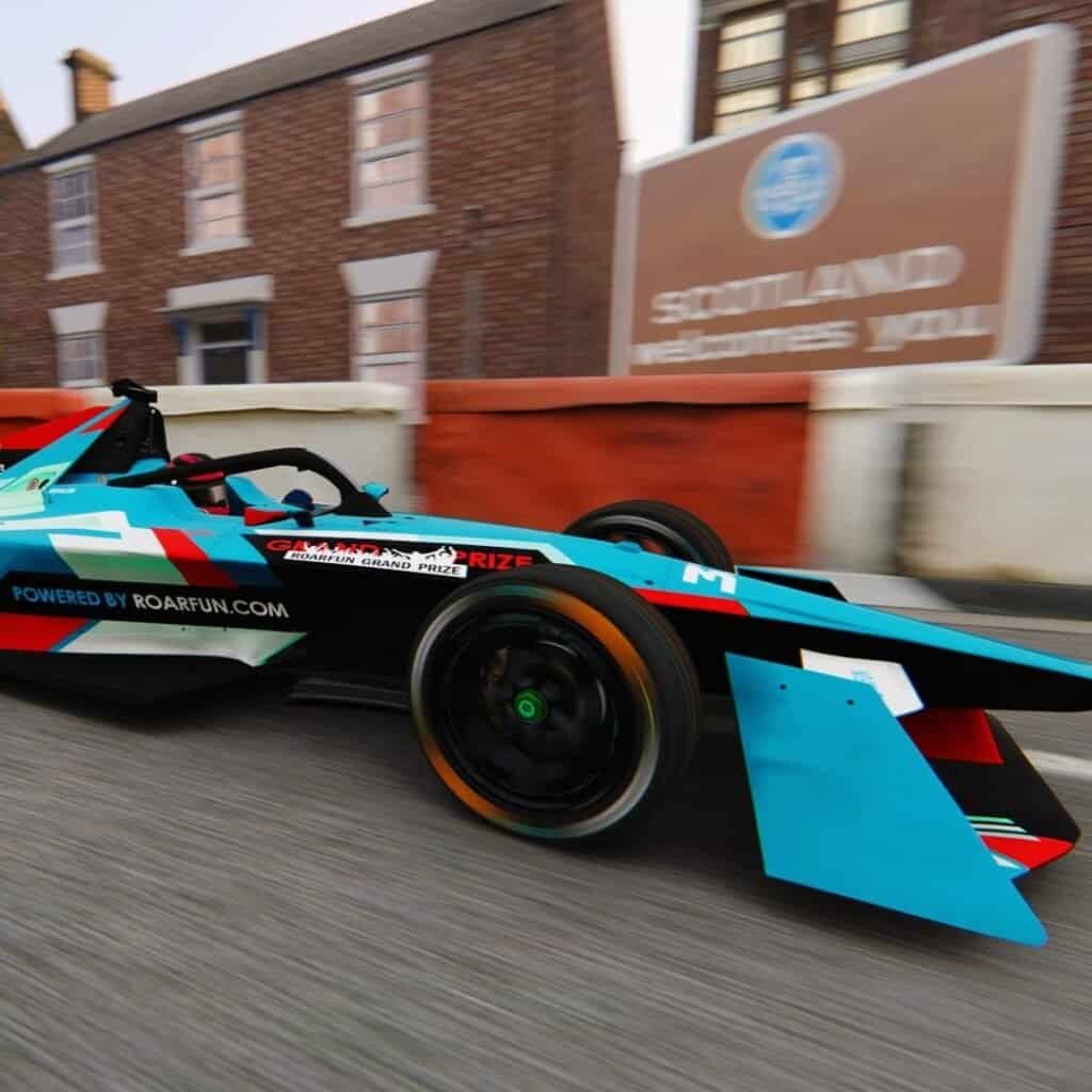 Opportunity to show brand with RoarFun electric simulator rental