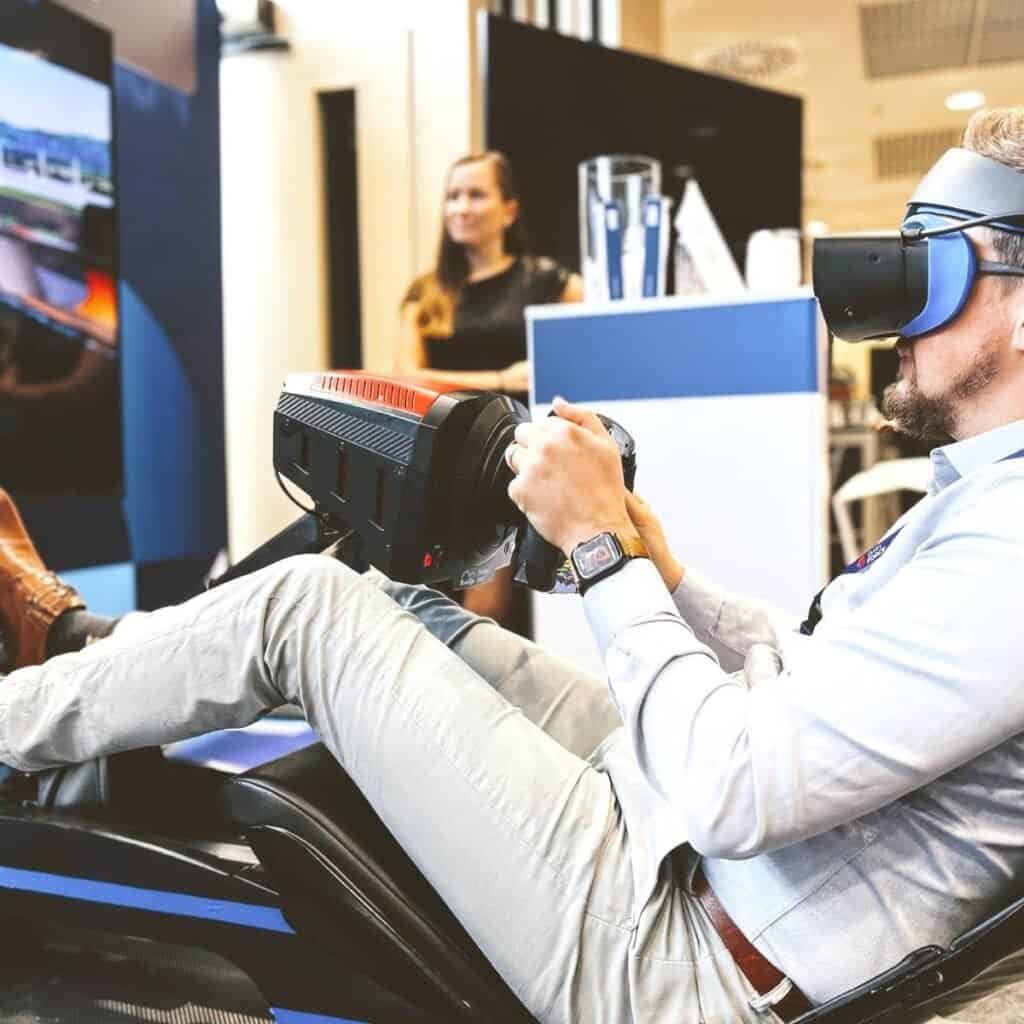 RoarFun immersive formula experience for Dell with F1 licensed seat and virtual reality.