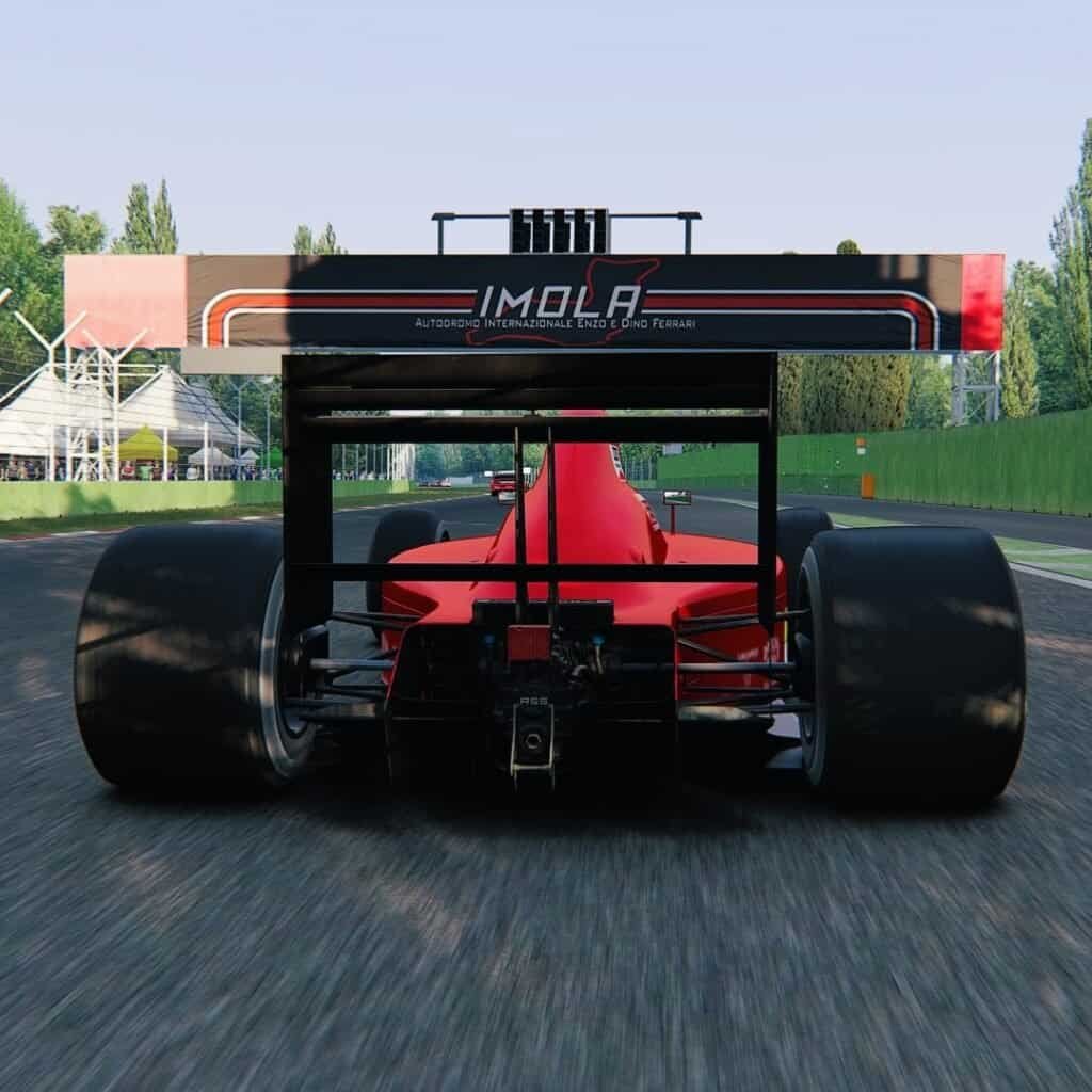 VReal emotional experience with an italian's passion for racing by RoarFun