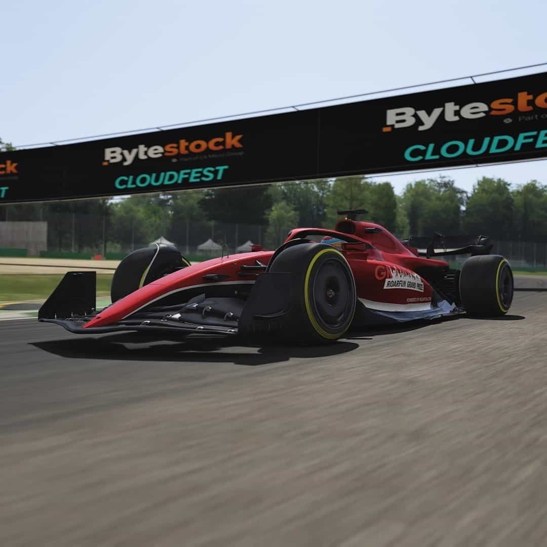 RoarFun Grand Pilot Slick red Formula @ CloudFest with CloudFest ByteStock emotional branding fast shot.